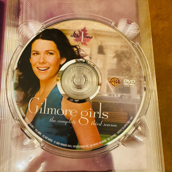 Gilmore Girls The Complete Third Season DVD Set 6 CD Discs Lorelai Rory Snookie - Picture 6 of 11